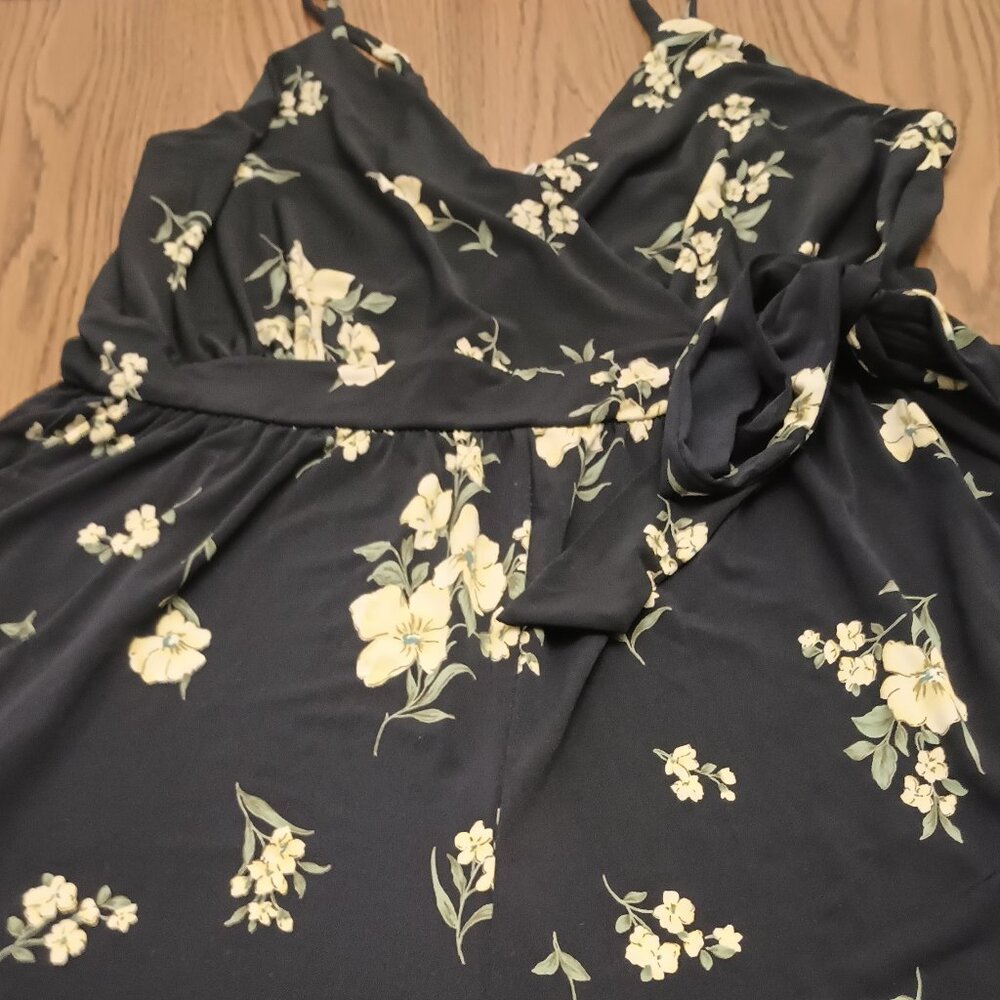 Kaileigh Size 1X Navy and Yellow Floral Cropped Wide Leg Jumpsuit - Picture 2 of 16